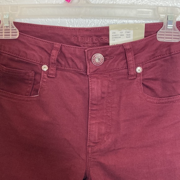 Brand new Maurices maroon High-rise cropped jeans - Picture 5 of 7